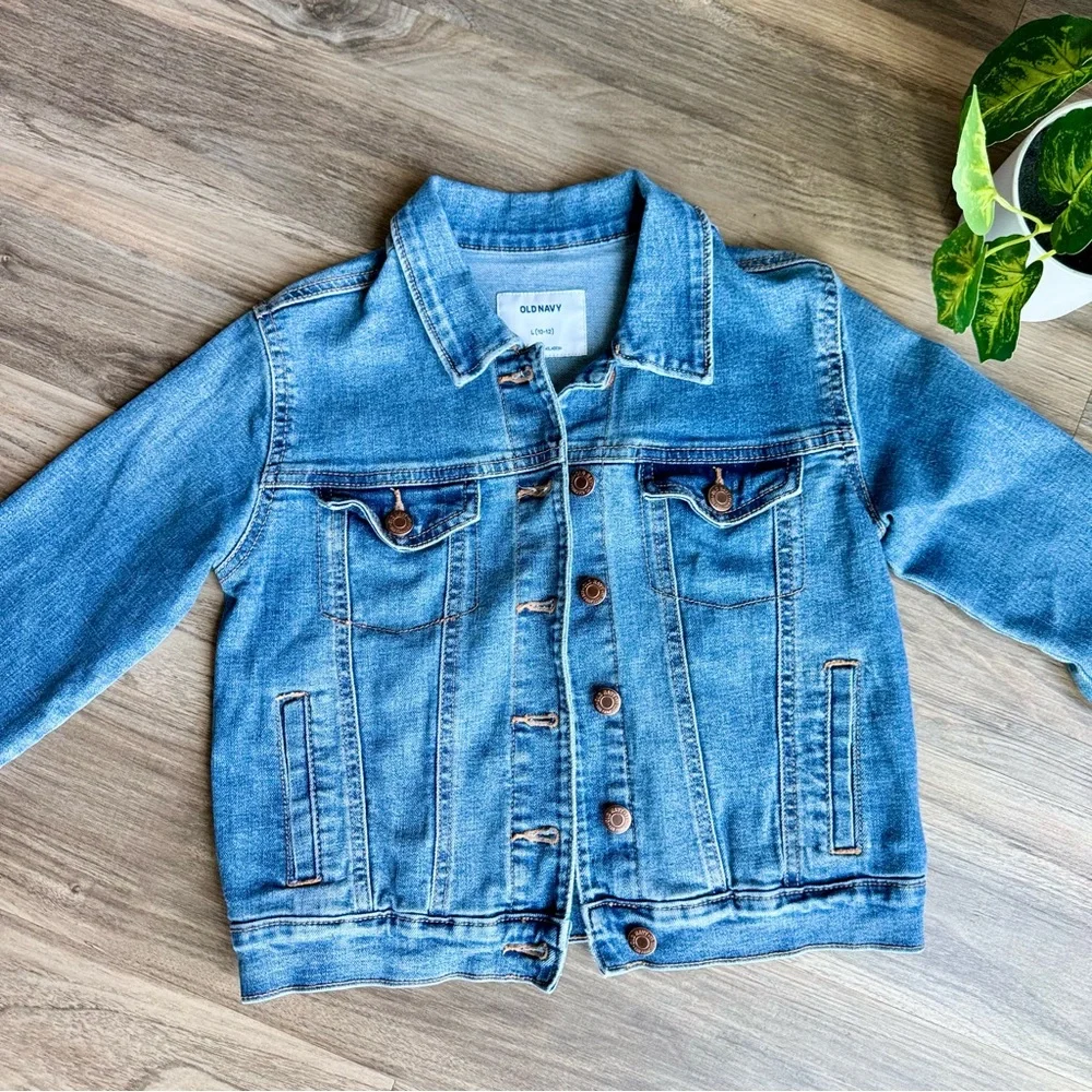 Old Navy Kids L(10–12) Medium Wash Denim Trucker Jacket Button-Front Jean Jacket